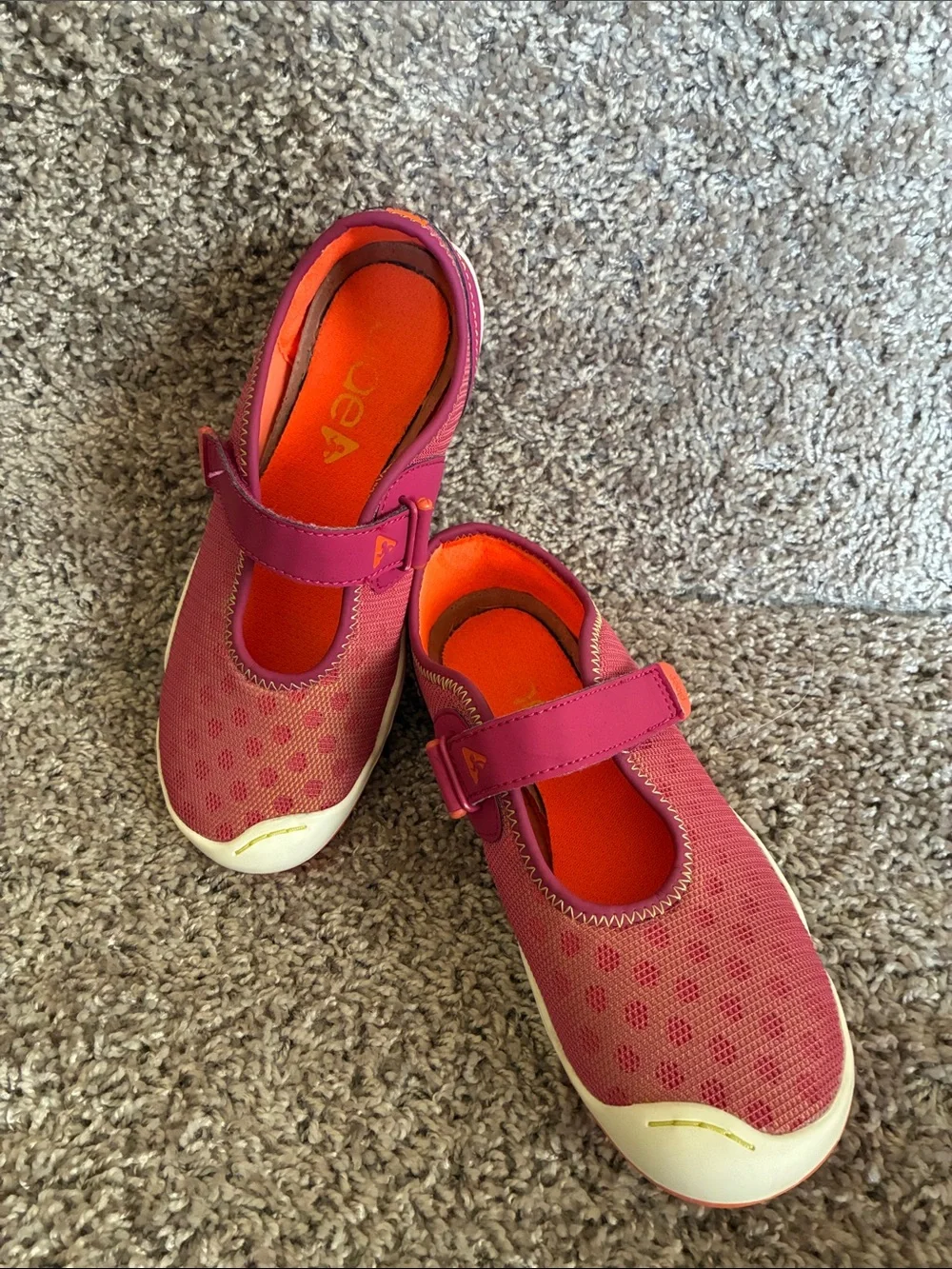 Plae Chloe Girl’s Festival Fuchsia Mary Jane Shoes size 3